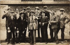 Paris carte photo jeunes hommes