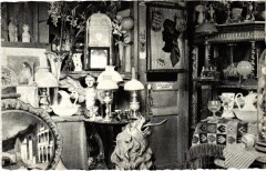 Carte postale ancienne Marché aux Puces - Intérieur d'une boutique
                                                                     à Saint-Ouen-sur-Seine
                                