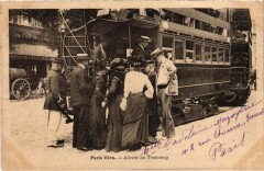 Paris Vecu. Attente au Tramway