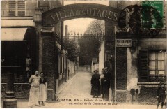 Carte postale ancienne Rue Haxo, 85 - Entrée de la Villa des Otages
                                                                     à Paris 20e
                                