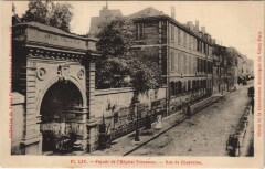 Paris 12e Rue de Charenton Hopital Trousseau