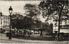 Carte postale ancienne Place Pigalle
                                                                     à Paris 9e
                                