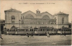 Carte postale ancienne La Gare Montparnasse
                                                                     à Paris 6e
                                