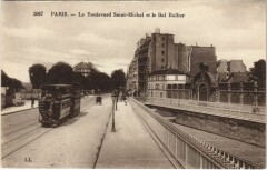 Carte postale ancienne Le Boulevard Saint-Michel et le Bal Bullier
                                                                     à Paris 5e
                                