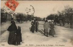 Carte postale ancienne Avenue du Bois de Boulogne - Porte Dauphine
                                                                     à Paris 16e
                                