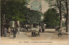 Carte postale ancienne La Sortie du Bois de Boulogne
                                                                     à Paris 16e
                                