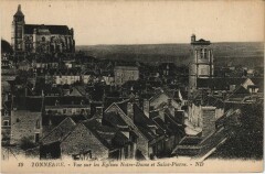 Tonnerre Vue sur les Eglises Notre-Dame et Saint-Pierre à Tonnerre