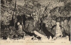 Arcy-sur-Cure Les Grottes - Cabinet du Prince - Cierge Pascal à Arcy-sur-Cure