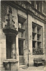 Sens Le Puits de l'Archeveche -
													89 Yonne
												