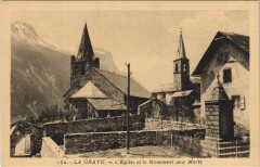 La Grave L'Eglise et le Monument aux Morts à La Grave