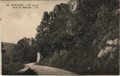 Avallon Vue sur la Route de Melousien France à Avallon