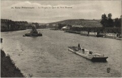 Sens La Drague au Quai du Petit Hameau France
