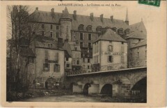 Lapalisse Le Chateau en Aval du Pont à Lapalisse