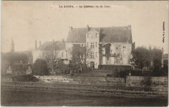 La Loupe Le Chateau vu du Parc à La Loupe