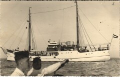 Small Steamer Ships