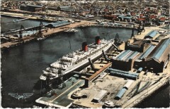 Le Queen Elisabeth a Quai - Cherbourg Ships