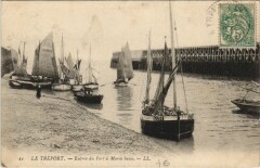 Le Treport - Entree du Port a Maree Basse Ships