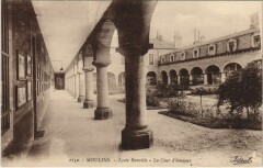 Moulins Lycee Banville, Cour d'Honneur -
																					03000 Moulins
																			