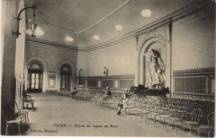 Vichy Salon de repos au Parc à Vichy