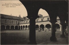 Moulins Lycee Banville - Cour Interieure -
																					03000 Moulins
																			