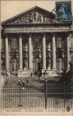 Amiens Palais de Justice Le Portique à Amiens