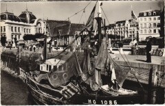 Trouville Les Quais devant le Casino