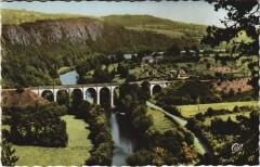 Clecy Les Rochers des Parcs et le Viaduc -
													14 Calvados
												