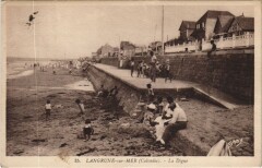 Langrune-sur-Mer La Digue à Langrune-sur-Mer