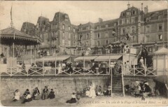 Cabourg Un coin de la Plage et le Grand Hotel -
																					14390 Cabourg
																			