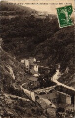 Thiers Pont du Faux Martel et les Coutelleries dans la Vallee à Thiers