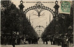Carte postale ancienne L'Entrée de la Fête
                                                                     à Paris 16e
                                
