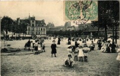 Carte postale ancienne Carrefour de l'Avenue de Breteuil et du Boulevard Pasteur
                                                                     à Paris 15e
                                