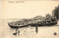 Ouistreham Riva-Bella - Barques sur la Plage à Ouistreham