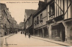 Fougeres Rue Pinterie, les Porches