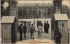 Vitre Entree de la Caserne