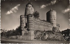 Fougeres le Chateau