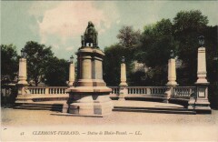 Clermont Ferrand Statue de Blaise à Clermont-Ferrand