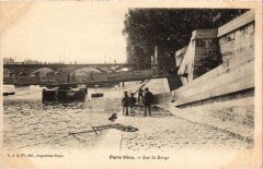 Paris Vecu. sur la Berge
