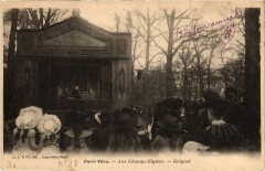 Paris Vecu. Aux Champs Elysees Guignol