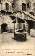 Marseille Le Chateau d'If - La Cour et le Puits à Marseille