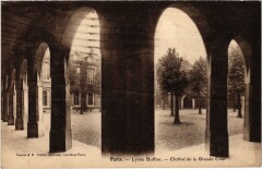 Carte postale ancienne Lycée Buffon - Cloître de la Grande Cour
                                                                     à Paris 15e
                                