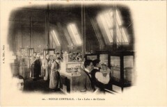 Paris 3e Ecole Centrale Le Labo de chimie à Paris 3e