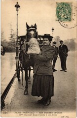 Paris Les femmes cocher Mme Charnier Transport
