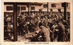Carte postale ancienne Ecole Violet - Atelier d'Ajustage
                                                                     à Paris 15e
                                