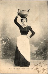 Dax Porteuse d'eau