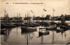 Grand Camp les Bains Les Barques dans le Port France