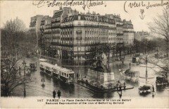 Carte postale ancienne La Place Denfert-Rochereau et le Lion de Belfort
                                                                     à Paris 14e
                                