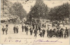 Carte postale ancienne L'Avenue de la Grande-Armée
                                                                     à Paris 17e
                                