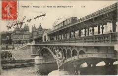 Carte postale ancienne Passy - Le Pont du Métropolitain
                                                                     à Paris 15e
                                