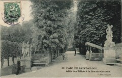 Carte postale ancienne Parc de Saint-Cloud - Allée des Tillets a la Grande Cascade
                                                                     à Saint-Cloud
                                